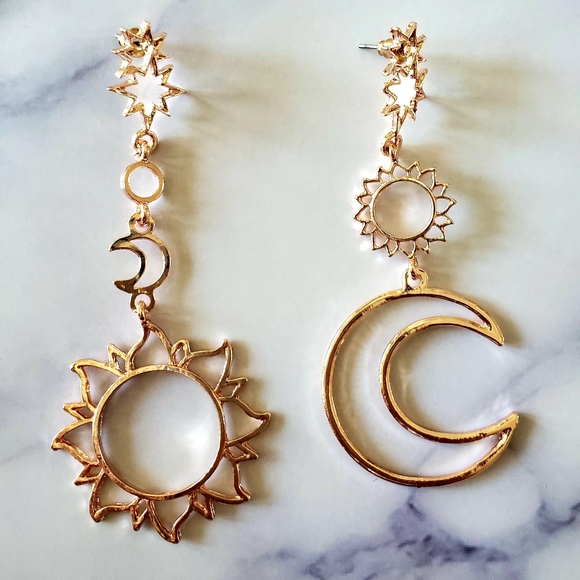 2/$20🌼Rose Gold 3" Sun Moon Star Dangle Earrings - Picture 2 of 4